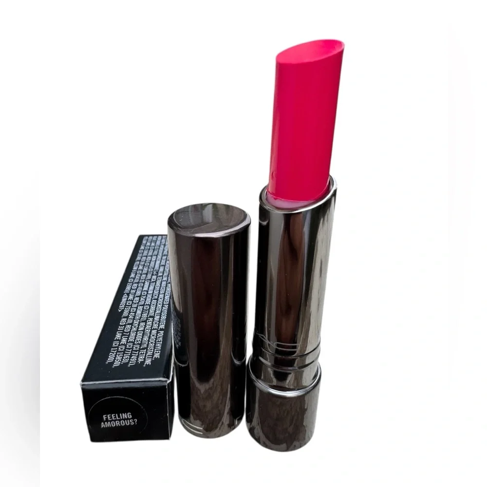MAC FEELING AMOROUS? Huggable Lipcolor. NEW IN BOX.